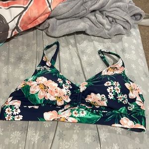 Floral bikini top (20W)